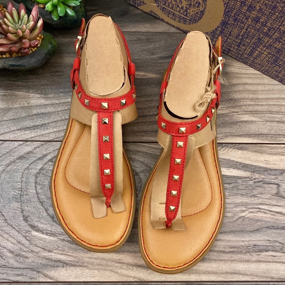NIB Born Adana Studded T Strap Flat Thong Sandal